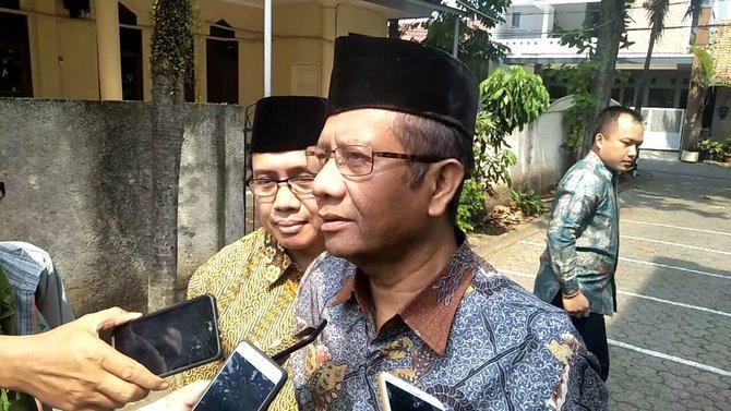 mahfud-md-di-kediaman-keluarga-gus-dur