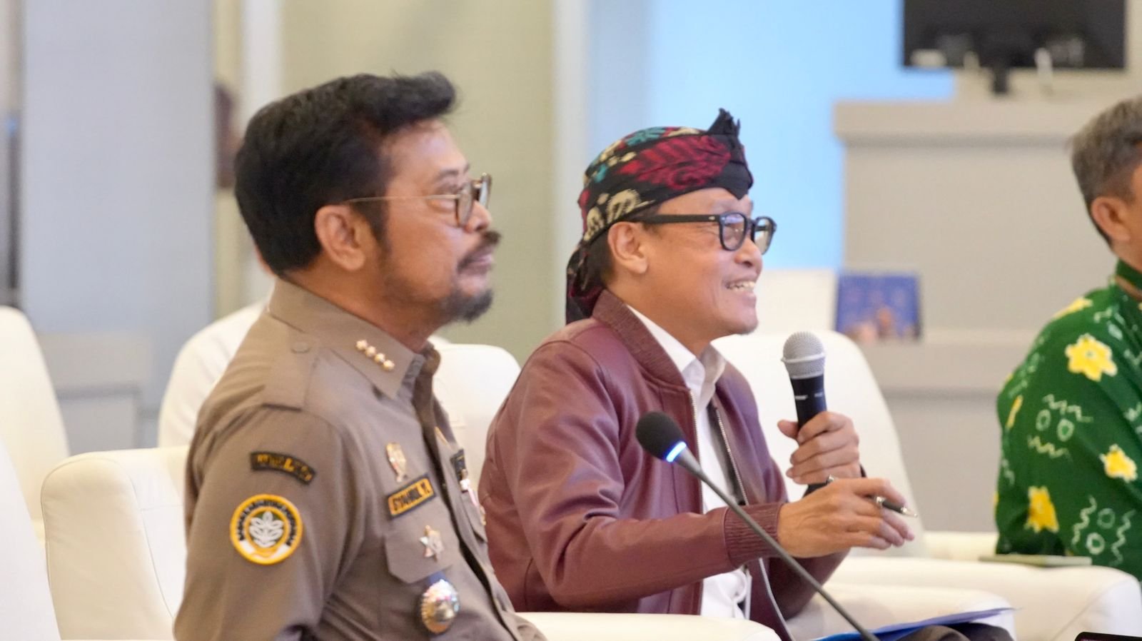 9C23D939-EBB7-4D25-8799-50071BBA5C4C